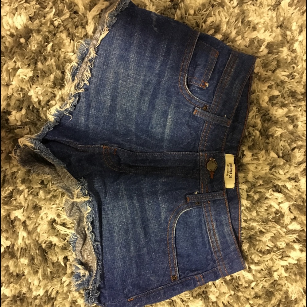 Shorts - Picture 2 of 4